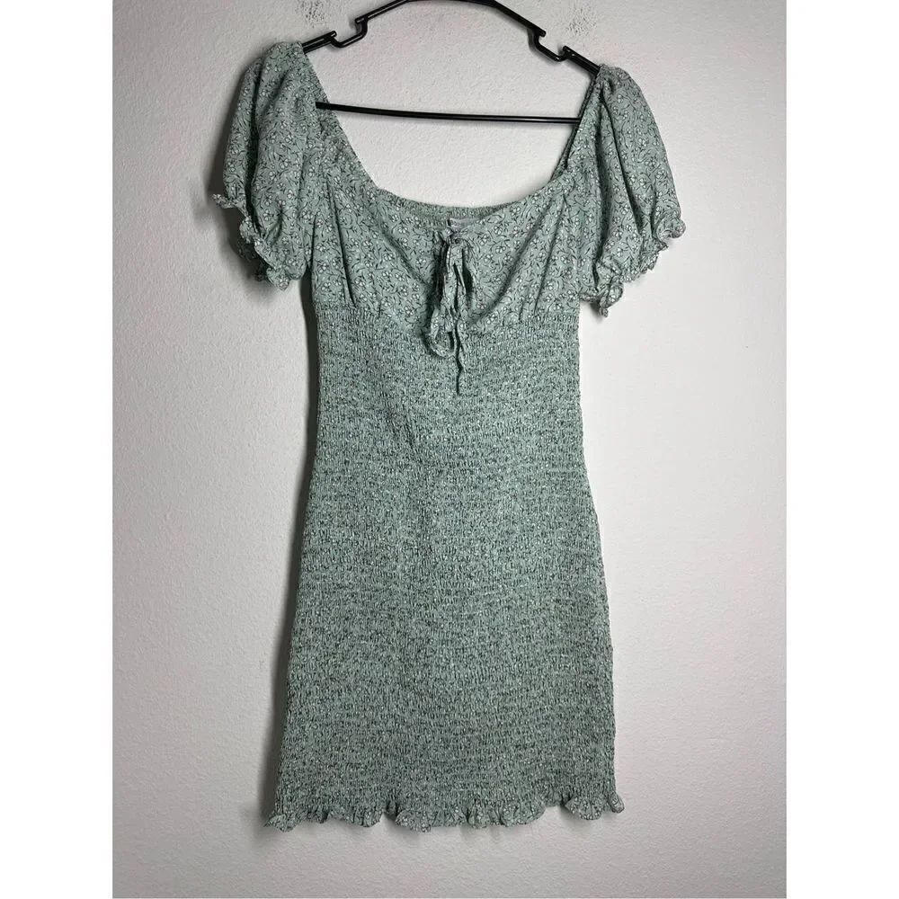 Blāshe Clothing Floral Light Dust Green Babydoll Dress Size S